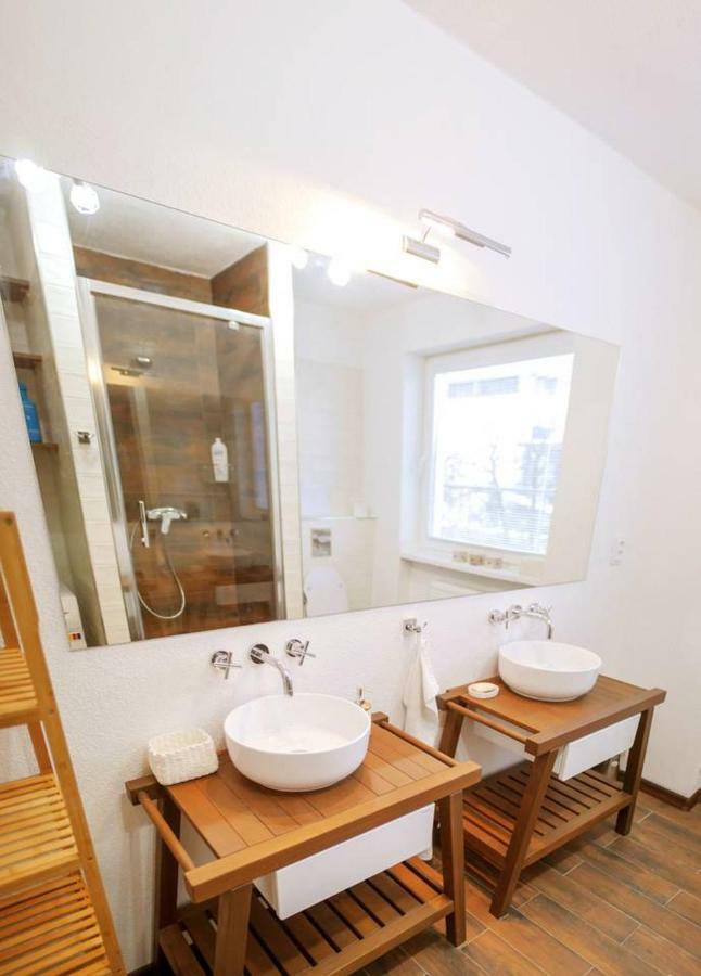2 Bedroom Flat In The Heart Of Lipótszentmiklós Kültér fotó