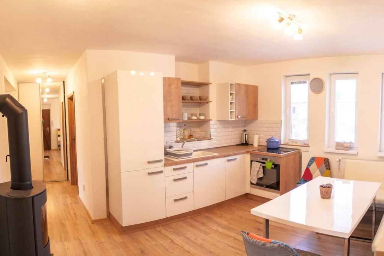 2 Bedroom Flat In The Heart Of Lipótszentmiklós Kültér fotó