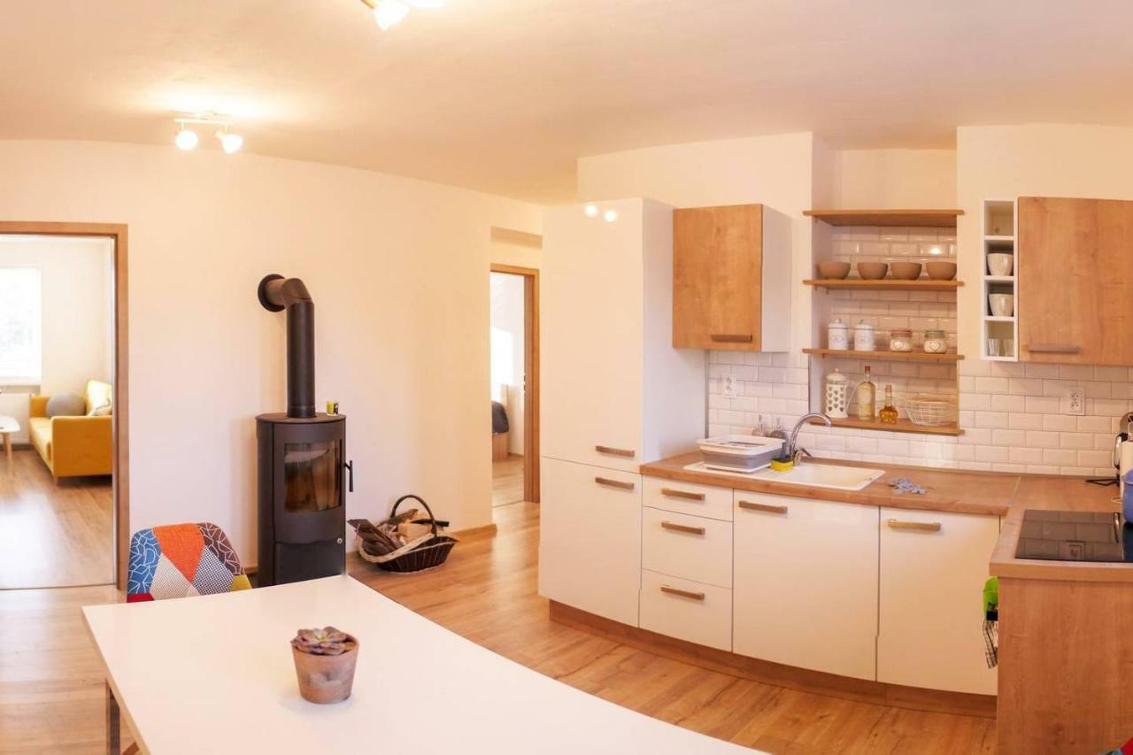 2 Bedroom Flat In The Heart Of Lipótszentmiklós Kültér fotó